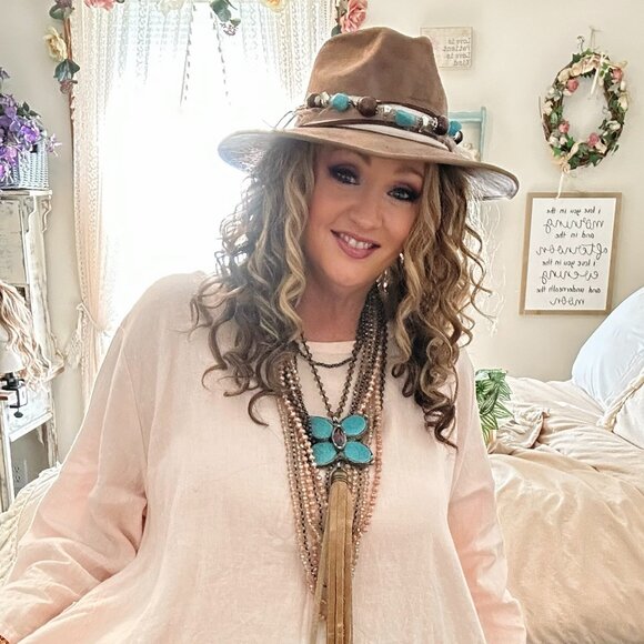 Meet your Posher, Linda - Picture 1 of 1